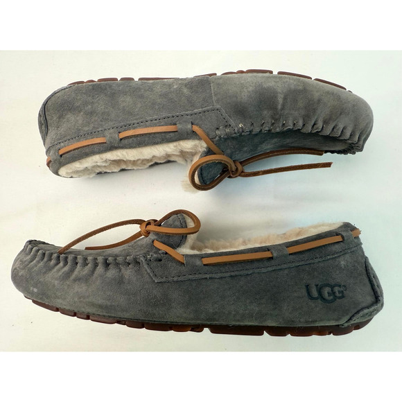 New UGG DAKOTA Moccasin Indoor/Outdoor Slippers 5612 PEWTER GREY Women’s Size 5 - Picture 1 of 11